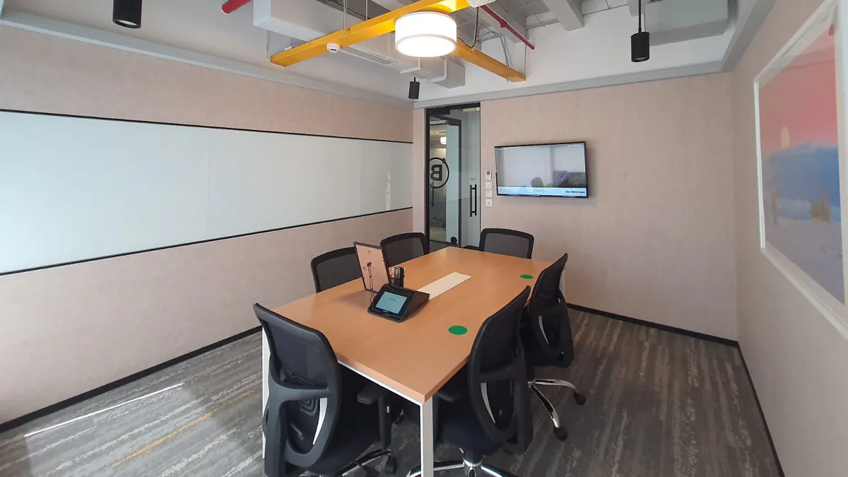 6 Seater Conference Room in Nariman Point - WeWork Express Towers | GoSpace 7309