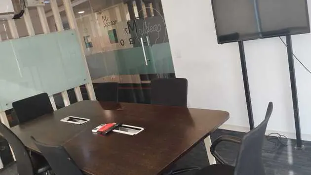 6 Seater Meeting Room in Sector 63 - 91Springboard Sector 63 | GoSpace 8675
