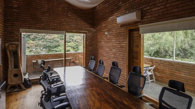 6 Seater Private Cabin