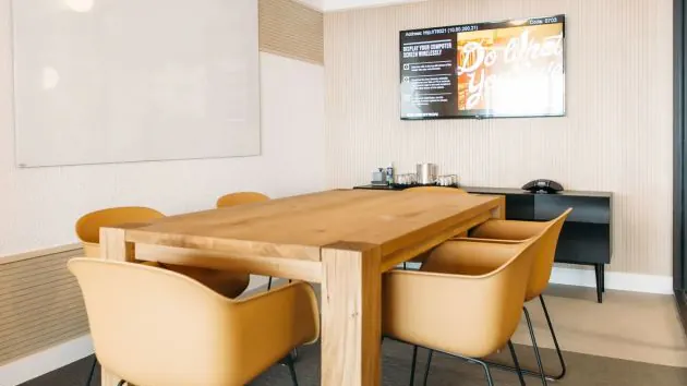 6 Seater Private Cabin in Worli - WeWork Vaswani Chambers | GoOffice 8020