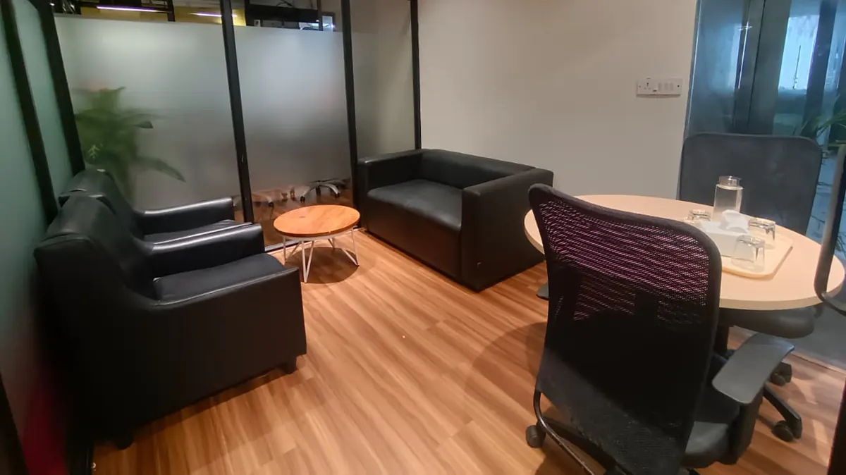 6 Seater Conference Room 