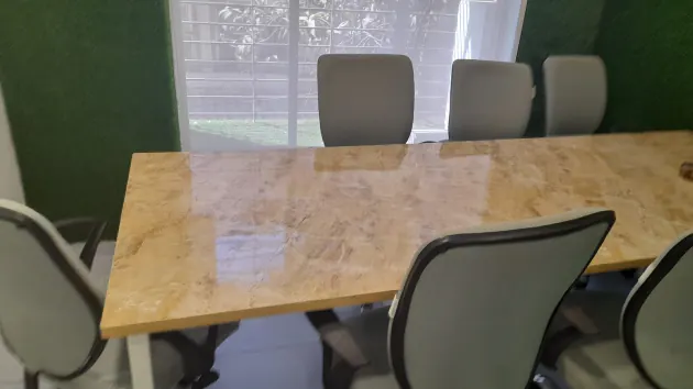7 Seater Meeting Room