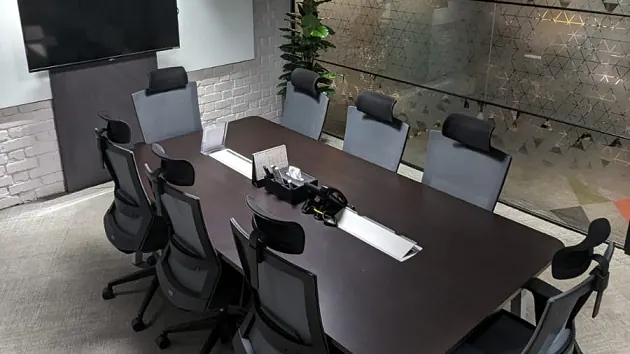 8 Seater Conference Room
