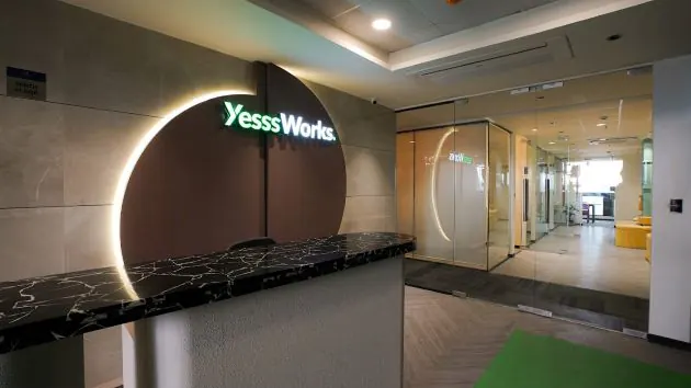 8 Seater Conference Room