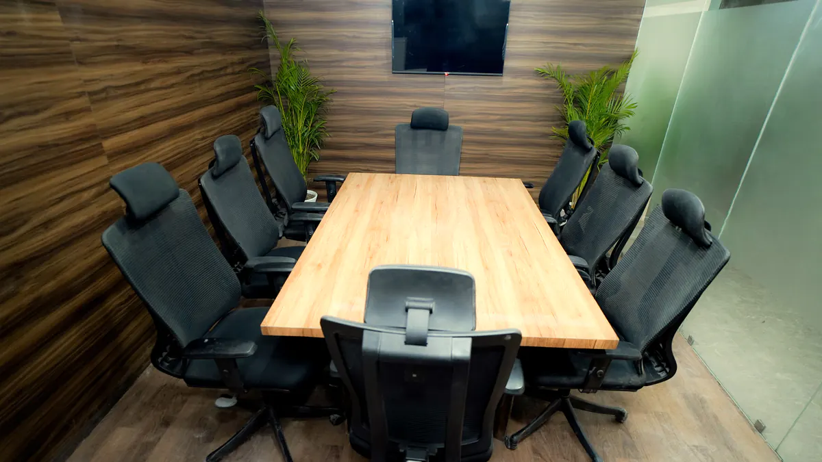 8 Seater Conference Room in Gomti Nagar - Officez Space | GoSpace 34004