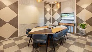 8 Seater Meeting Room in Aerocity - Cowrks Aerocity | GoSpace 7419