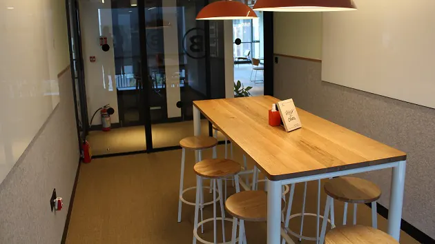 8 Seater Meeting Room