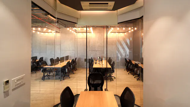 6 Seater Meeting Room