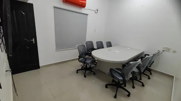 8 Seater Meeting Room