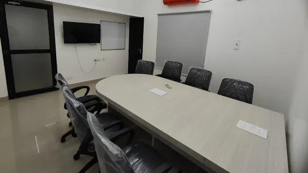 8 Seater Meeting Room