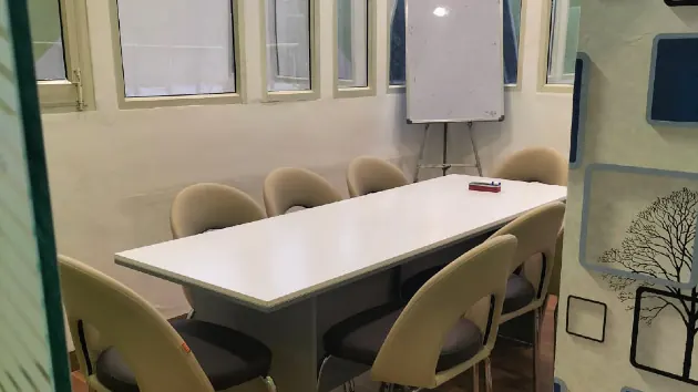 8 Seater Meeting Room in Sector 17 - IDEA Coworking Space | GoSpace 9306