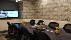 8 Seater Meeting Room in Sector 54 - Cowrks Golf Course Road | GoSpace 8364