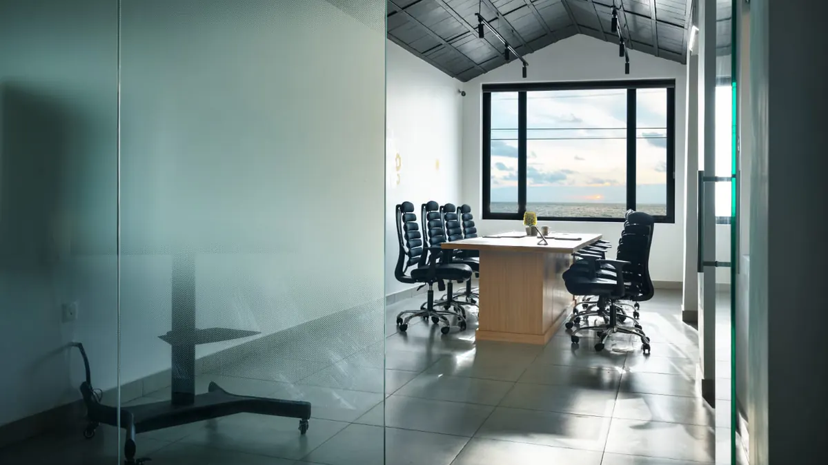 8 Seater Meeting Room