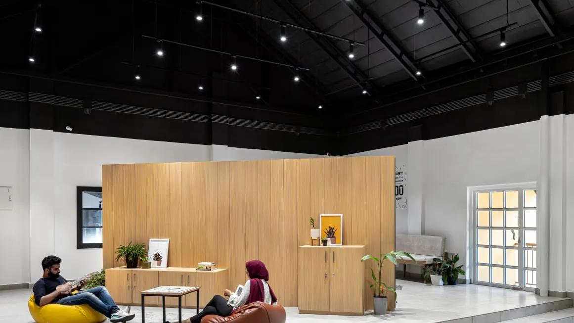 8 Seater Meeting Room