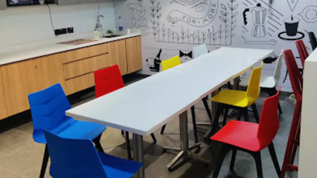 7 Seater Meeting Room 