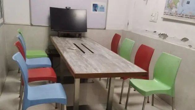 8 Seater Meeting Room in Greater Kailash - 24CoworkStudio | GoSpace 7604