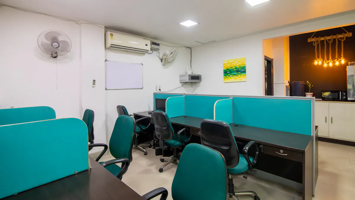 8 Seater Private Cabin