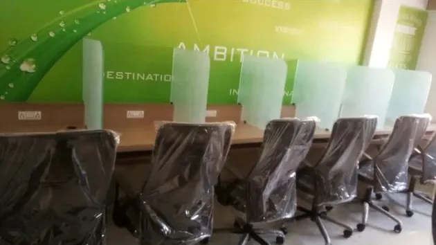 8 Seater Private Cabin in Zirakpur - AWFIS Zirakpur | GoOffice 9324