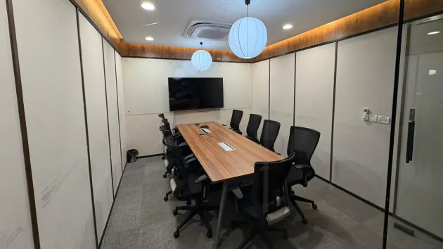 9 Seater Meeting Room