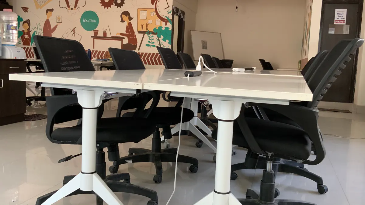 Dedicated Desks  in Jayanagar - III Business Labs | GoOffice 2496