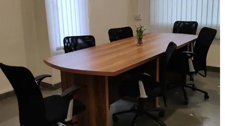 6 Seater Meeting Room