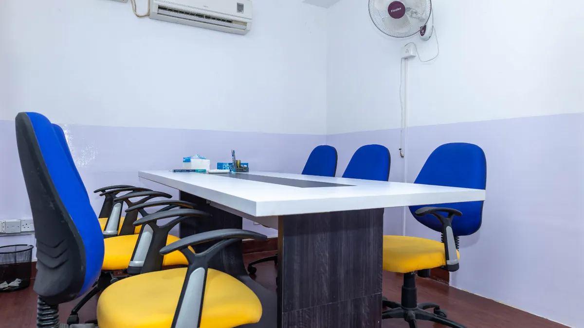 6 Seater Conference Room in Kodambakkam - BIZ HIVE Coworking | GoSpace 1634