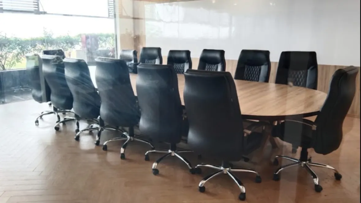 14 Seater Conference Room in Dumartarai - Kursi Cowork | GoSpace 33007
