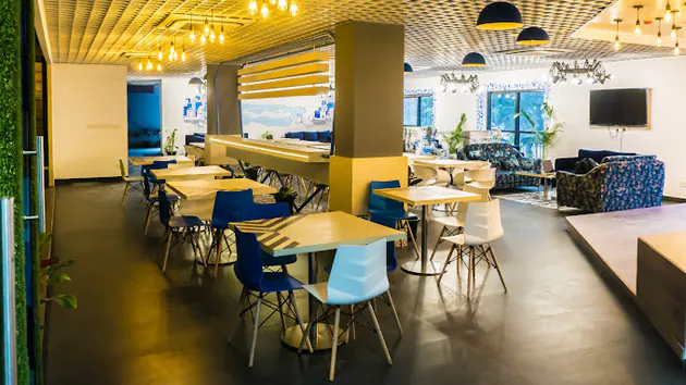 Dedicated Desks in Guindy - Smartworks Kochar Globe | GoOffice 1763