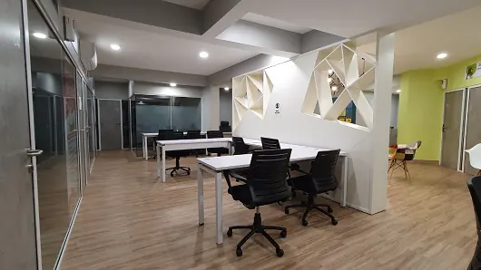 Dedicated Desks in Nanpura - iKoVerk Coworking Space Nanpura | GoOffice 23018