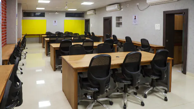 Open Desks in Arera Colony - CynergX Coworking Space | GoOffice 9502