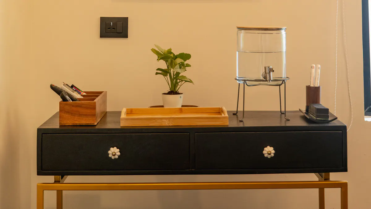 10 Seater Conference Room 