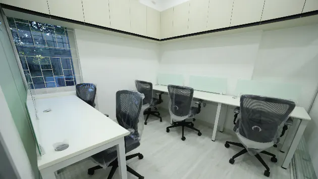 5 Seater Private Cabin in Nungambakkam - Whole Works Coworking Space | GoOffice 1668