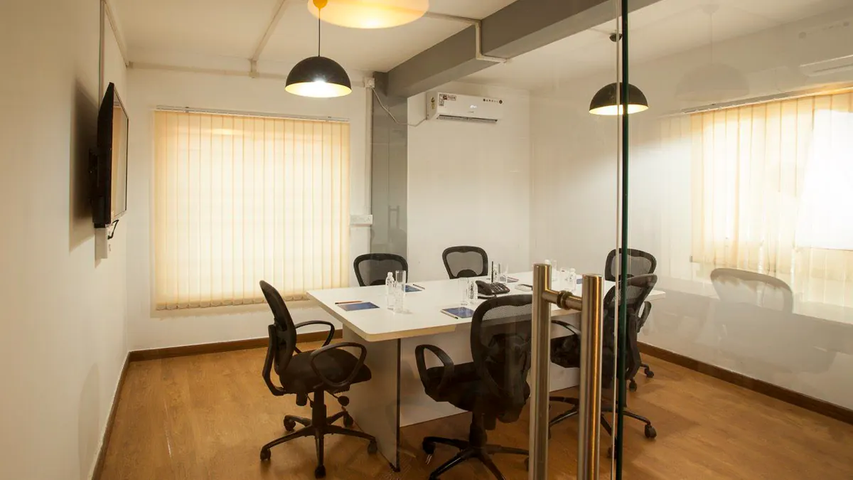 6 Seater Meeting Room in Palarivattom - inQ Innovation | GoSpace 4210