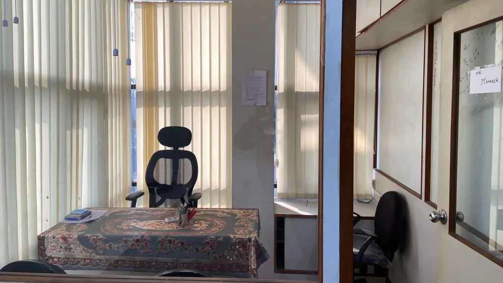3 Seater Meeting Room in Vakil Nagar - Workster CoWorking | GoSpace 6208