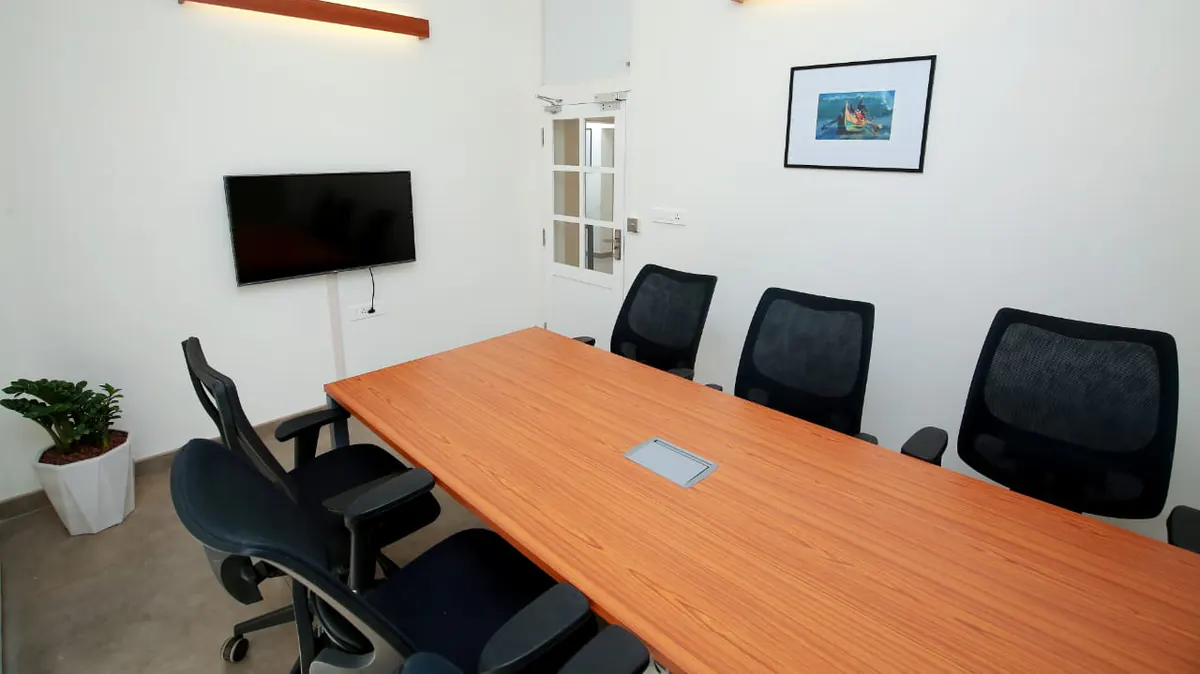 6 Seater Meeting Room in Kaloor - InnerSpace Coworking Kaloor | GoSpace 4041