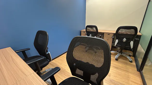6 Seater Private Cabin