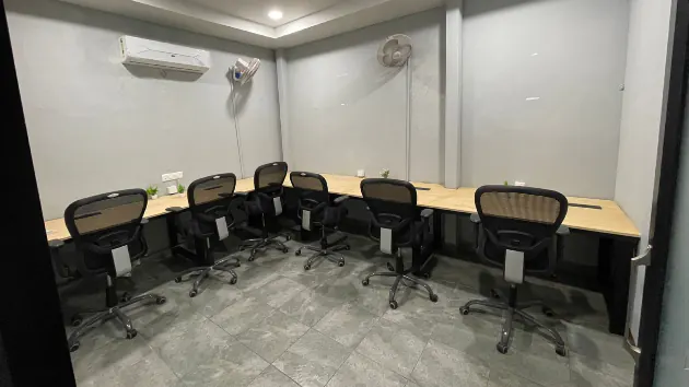 6 Seater Private Cabin in Phase 2 - Eraya Co-Working Space | GoOffice 9328