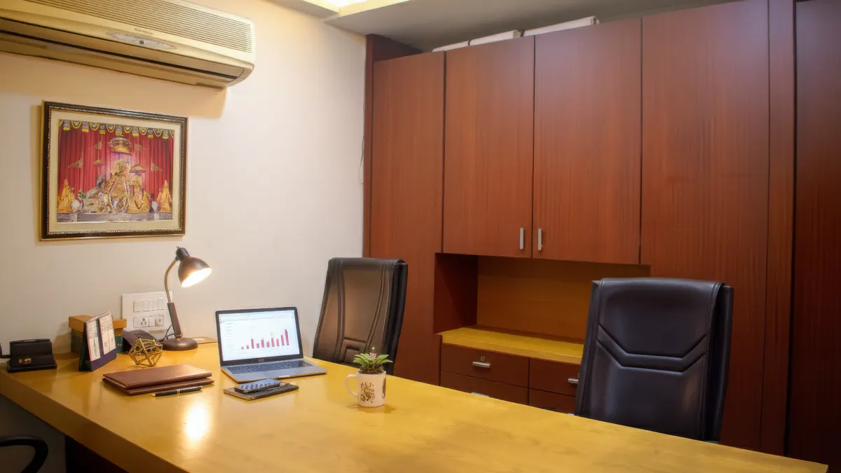 6 Seater Meeting Room  in Civil Lines - SKG Coworking | GoSpace 22047