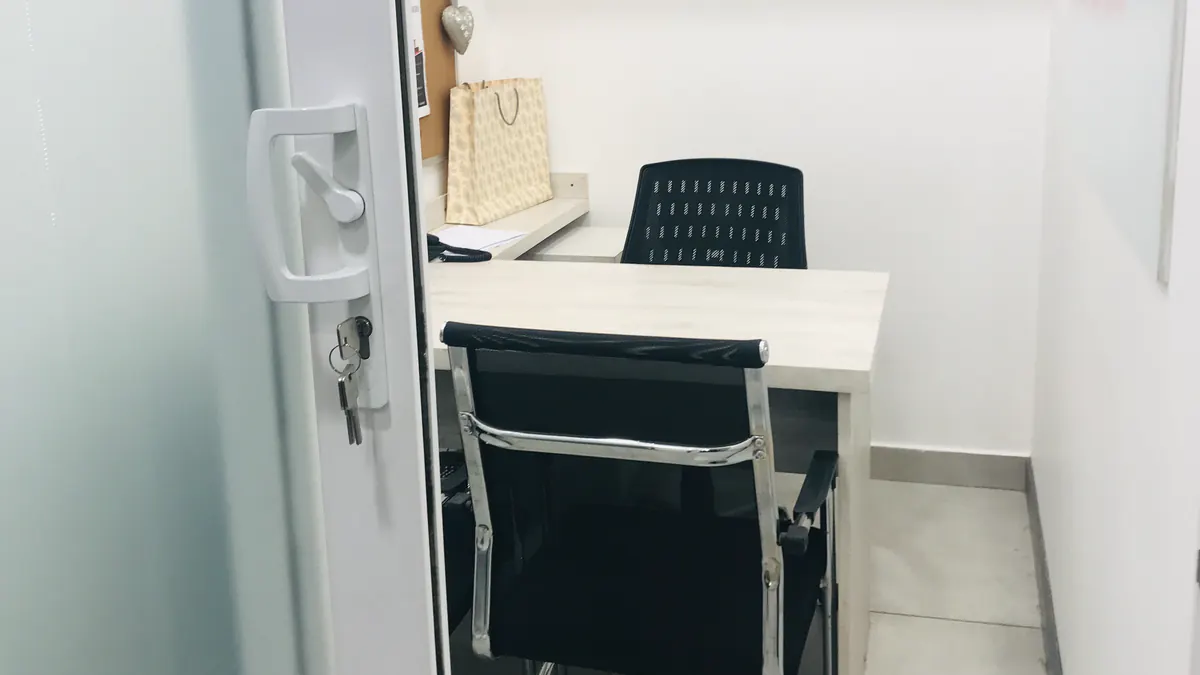 2 Seater Private Cabin in Defence Colony - Zen Business Centre | GoOffice 7150
