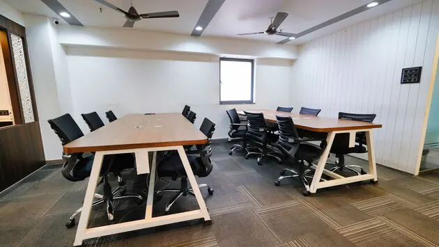 Open Desks in Baner - TRIOS Coworking Mont Vert Spectra | GoOffice 6485