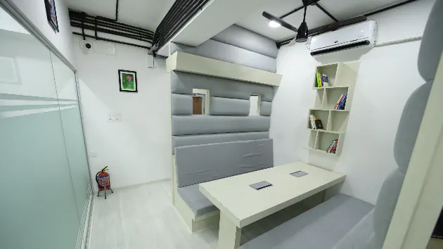 Open Desks in Nungambakkam - Whole Works Coworking Space | GoOffce 1666