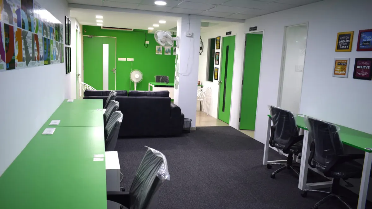 Open Desks in Maduravoyal - WORKDESQ COWORKING SPACE | GoOffice 1425