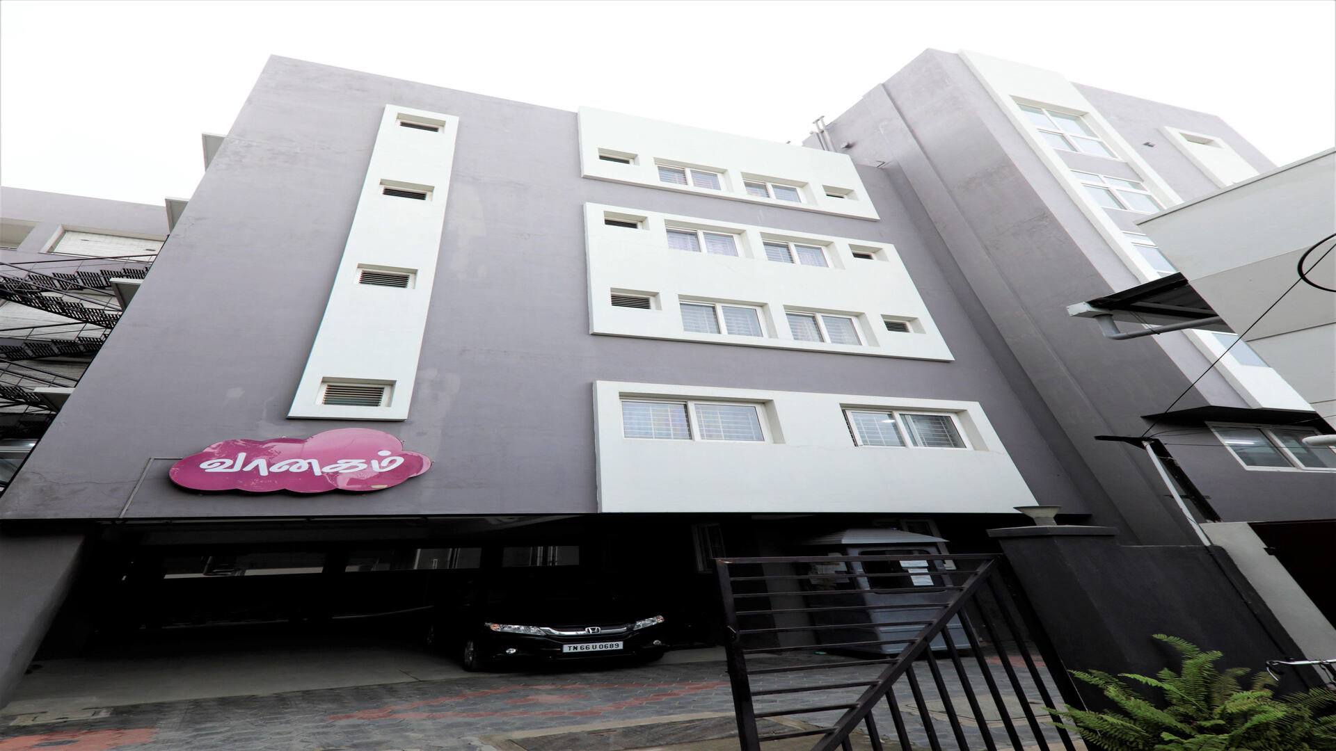 3 Seater Meeting Room