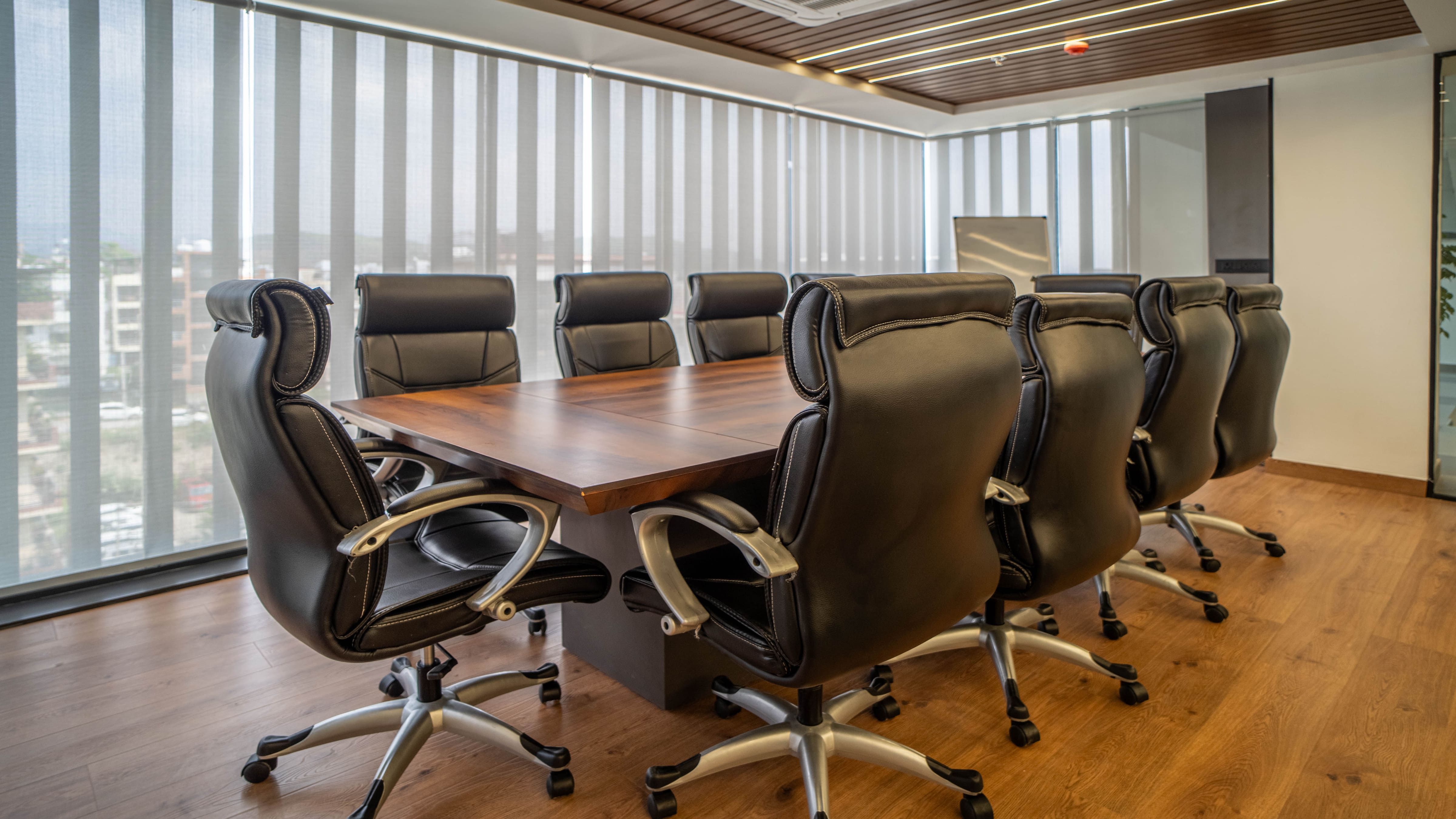 8 Seater Meeting Room