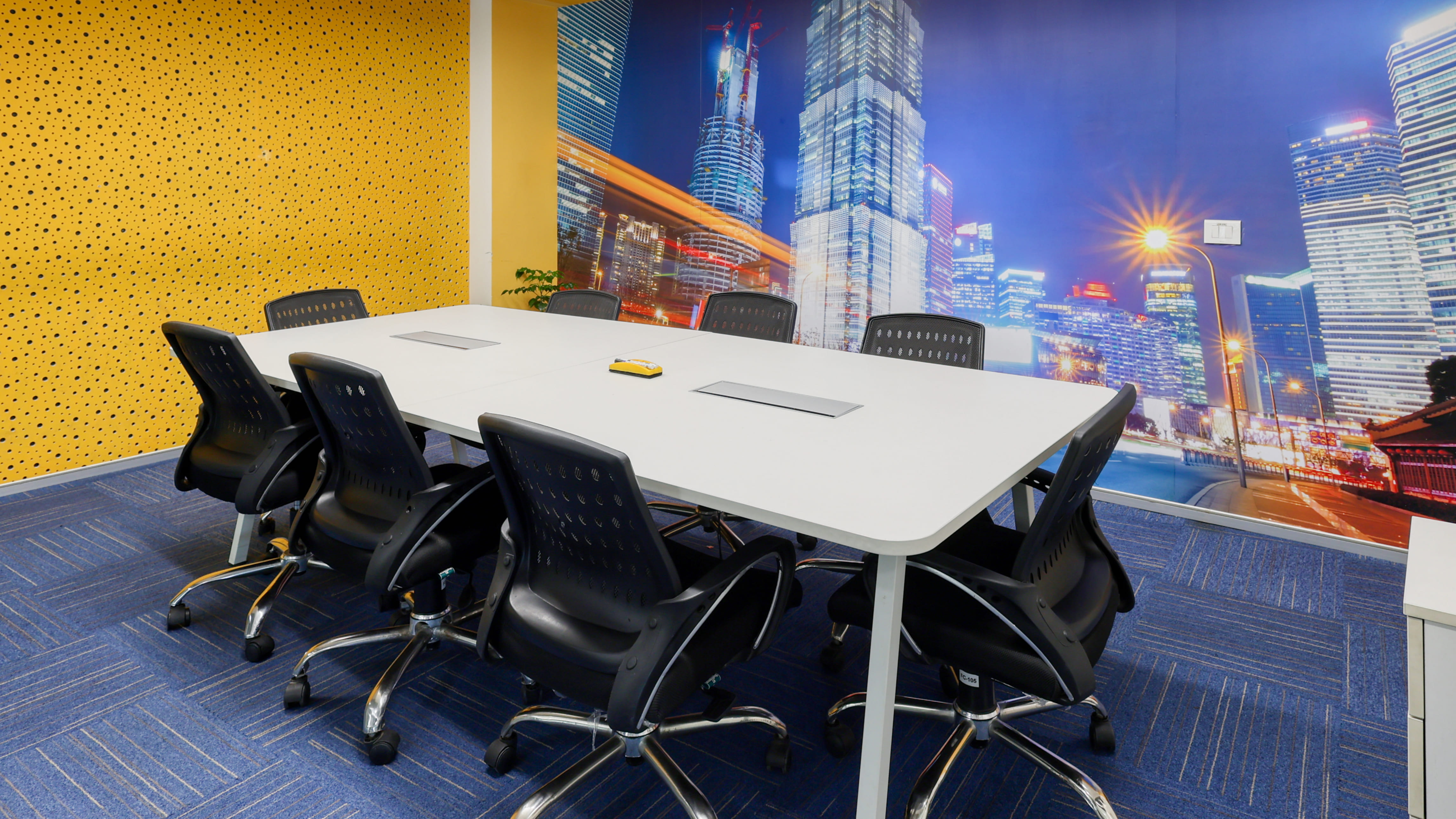 8 Seater Meeting Room