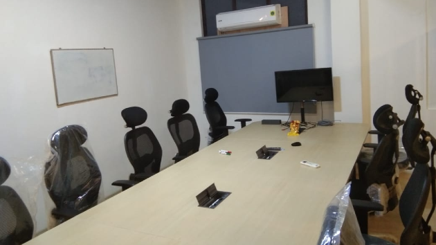 10 Seater Meeting Room
