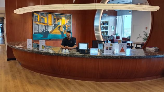 10  Seater Private Cabin