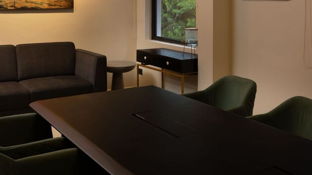 10 Seater Conference Room 