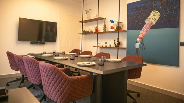 10 Seater Conference Room 