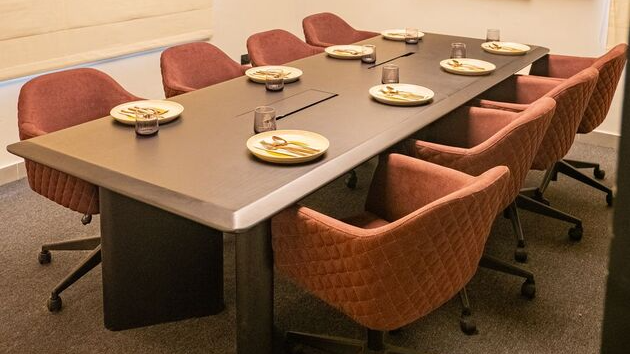 10 Seater Conference Room 